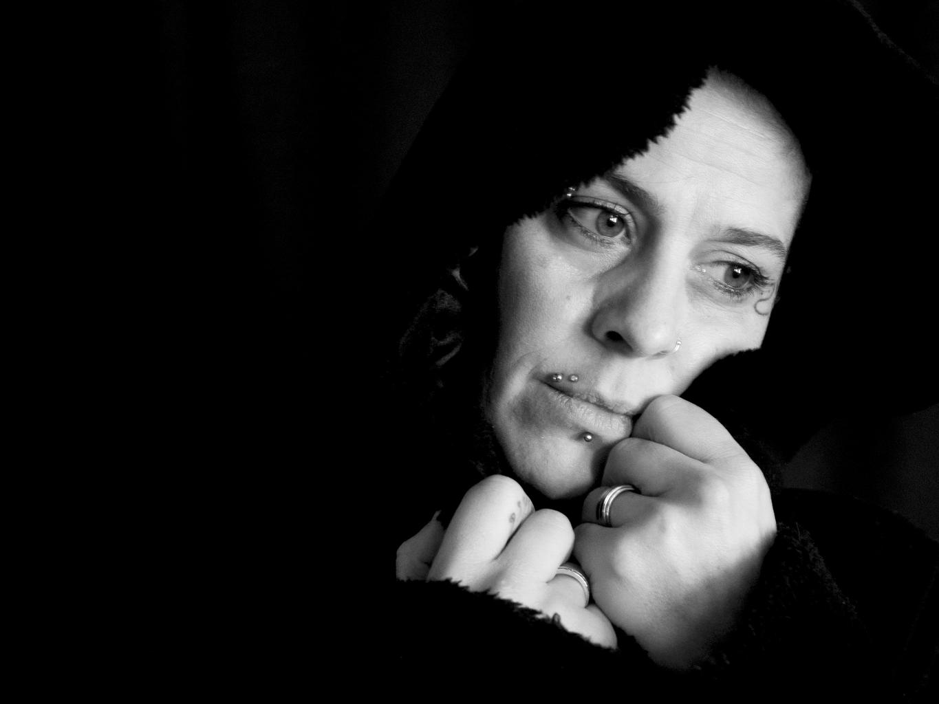 woman_sad_face_portrait